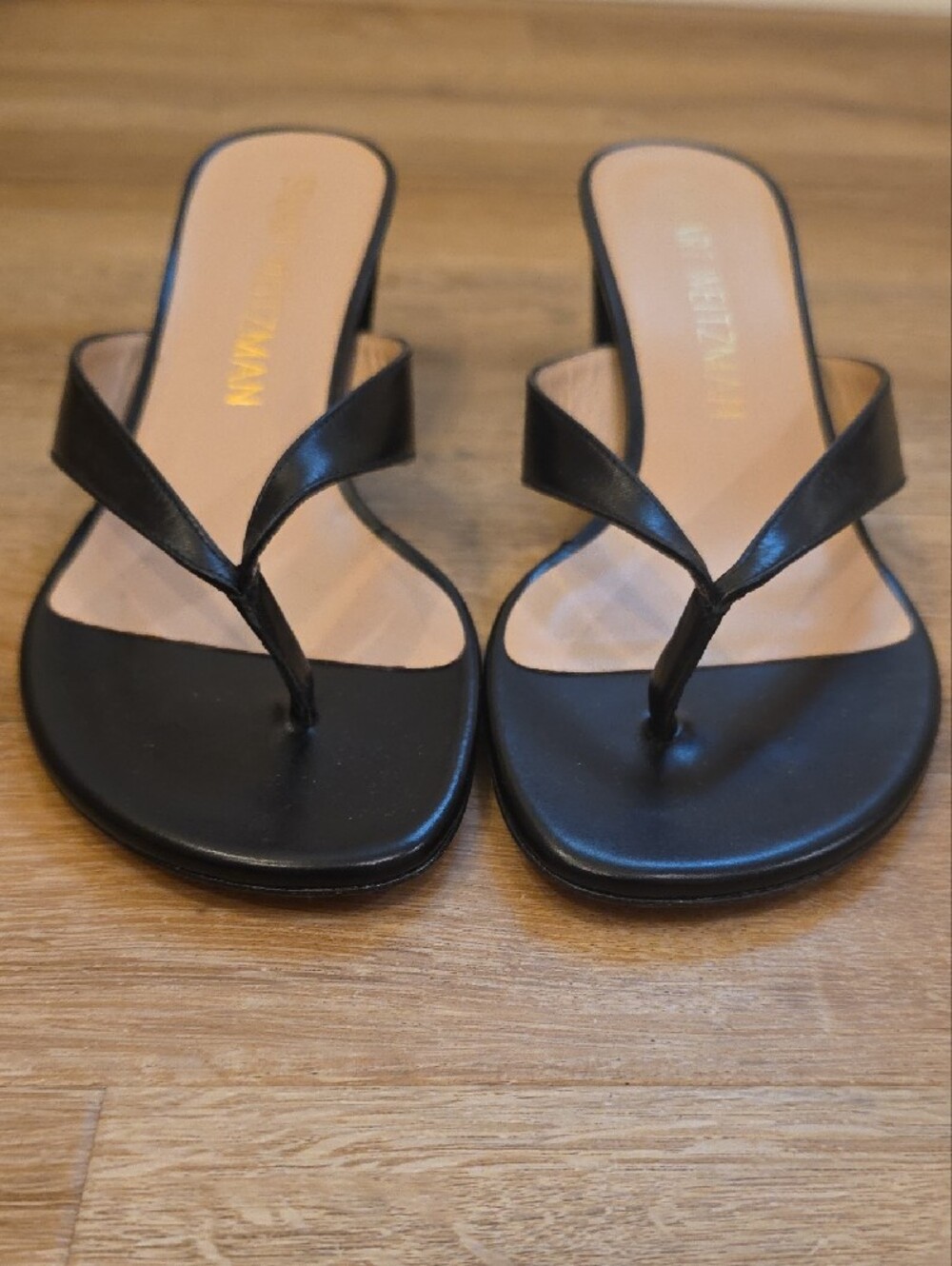 Stuart Weitzman Black Leather Thong Heels Sz 9.5 - Picture 6 of 7